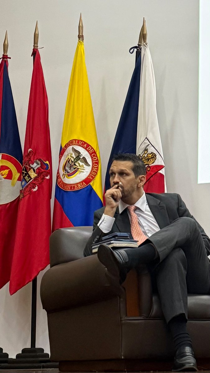 janielmelamed's tweet photo. Muy agradecido y honrado por la invitación del @COL_EJERCITO para participar en el 1er Foro para la acción unificada e integral.
Desde las regiones, seguimos aportando a discusiones de seguridad del ámbito nacional. @UninorteCO
Patria, Honor y Lealtad. https://t.co/aSthS2QUae