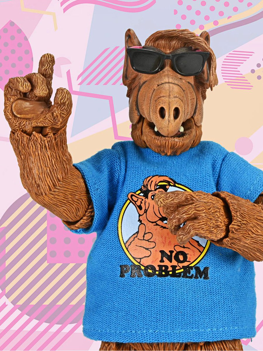 JaviMutante's tweet photo. ¡Muy buenas Mutantada! Este señorito de Melmac te aconseja que te hidrates bien, busques la sombra y te pongas unas buenas gafas de sol. El verano está viniendo fuertecito y hay que protegerse. #Alf es un mito televisivo de la ochentada que sigue deslumbrando🕶️#mutantoys #neca https://t.co/auwaVv93EA