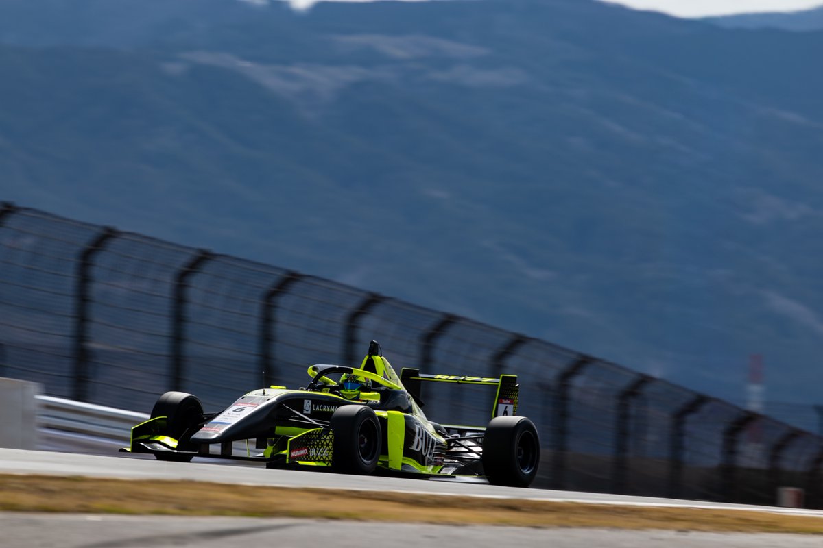 BUZZRACING_'s tweet photo. 🏁＼𝐁𝐔𝐙𝐙 𝐑𝐀𝐂𝐈𝐍𝐆／🏁
STORIES FROM THE CIRCUIT
― サーキットに刻まれた物語 ―

📸 2026年3月
SUPER FORMULA LIGHTS
Round 1 / 2 / 3
📍富士スピードウェイ

Car #6
KEN ALEX選手（@kenwatanabe2403）

BUZZ RACINGコーチ兼アドバイザー
名取 鉄平 選手 (@teppeinatori)

📌SFL @SFormulaLights
📌B-MAX RACING @bmaxracing
🔗SFL https://t.co/69Z54mMwoX

BUZZ RACING さらなる挑戦へ🏎️🏁
⚡️ #GOBUZZ #GOALEX ⚡️
✶───────────────✶
𝐁𝐔𝐙𝐙 𝐑𝐀𝐂𝐈𝐍𝐆
□ X ▶ @BUZZRACING_
□ Instagram ▶ buzzracing_official
□ TikTok ▶ buzzracing.official
✶───────────────✶
#SFL #SFLights