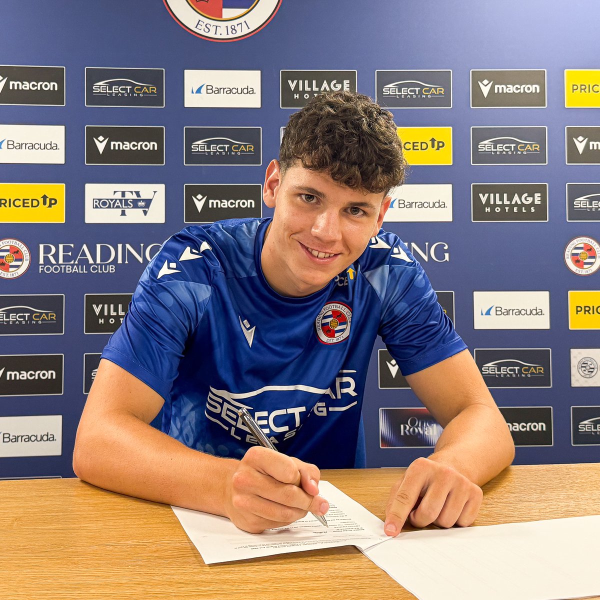 ReadingFC's tweet photo. We're delighted to confirm that five Under-18 players have signed new deals ahead of the 2026/27 campaign.

Read the full update 👇