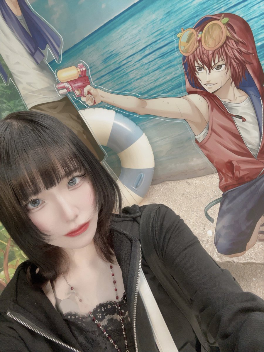 Lv01__R's tweet photo. オタ活ソロプレイヤーだから自撮りしてたらお姉さんが撮りますかって言ってくれたけど
「あ、え、だ、大丈夫です。
すみません、ありがとうございます。」
って陰キャカマしてた。
パネルガン見してたから真顔なのも😮‍💨😮‍💨 https://t.co/MAoQRCGDrM