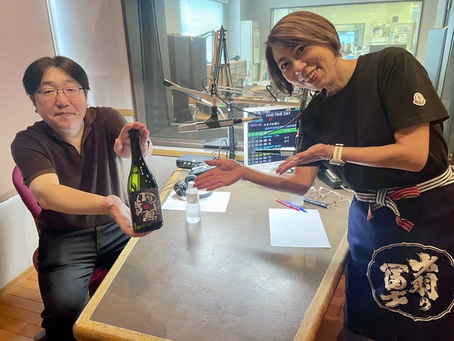 dbs_kyoko's tweet photo. 毎月第2・4木曜24時～オンエア📻
ゲストは「#佐藤酒造店」の佐藤社長🍶

「#出羽の冨士 大吟醸 珍重萬歳」1本を3名様に❣
https://t.co/xWGJA8yPgH

ネピア「#鼻セレブ洗顔専用 」3個セットを3名様に‼
https://t.co/JMBJPMt2j2

Xでの応募は @dbs_kyoko をフォロ���&amp;リポスト♪

@96kyoko https://t.co/X77mhOpj7t