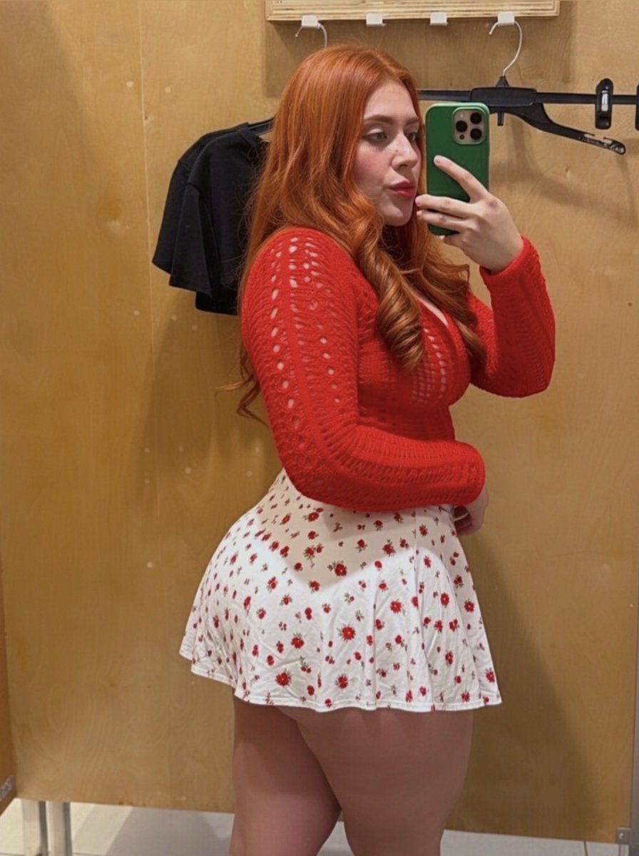 PoleStrawberry's tweet photo. Los mejores rápidines son con falda 🙈 https://t.co/47EoQBRJ4u