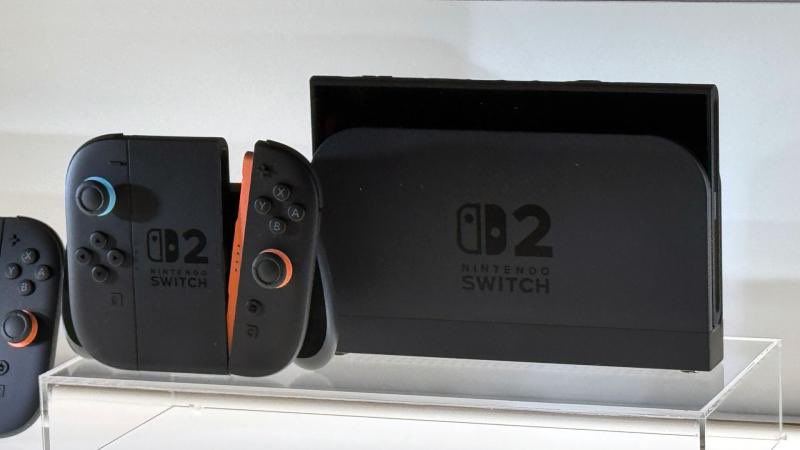 supernintendist's tweet photo. 🚨 SEM SUCESSO: PIRATARIA SEGUE SEM AVANÇAR NO SWITCH 2!

A brecha encontrada no Switch 2 e no Switch é um FRACASSO para a pirataria e seus defensores.

Ela permite apenas uma limitação dentro do sistema, muito longe de dar controle do console. HOJE, NÃO EXISTE PIRATARIA FUNCIONAL NO SWITCH 2.

Enquanto isso, o Switch 2 entrega MELHORES PREÇOS, MÍDIA FÍSICA, ONLINE MAIS BARATO e, na minha opinião, A MELHOR BIBLIOTECA DE JOGOS DO MERCADO.

É justamente esse ecossistema que a pirataria pode minar e destruir com o passar do tempo.
