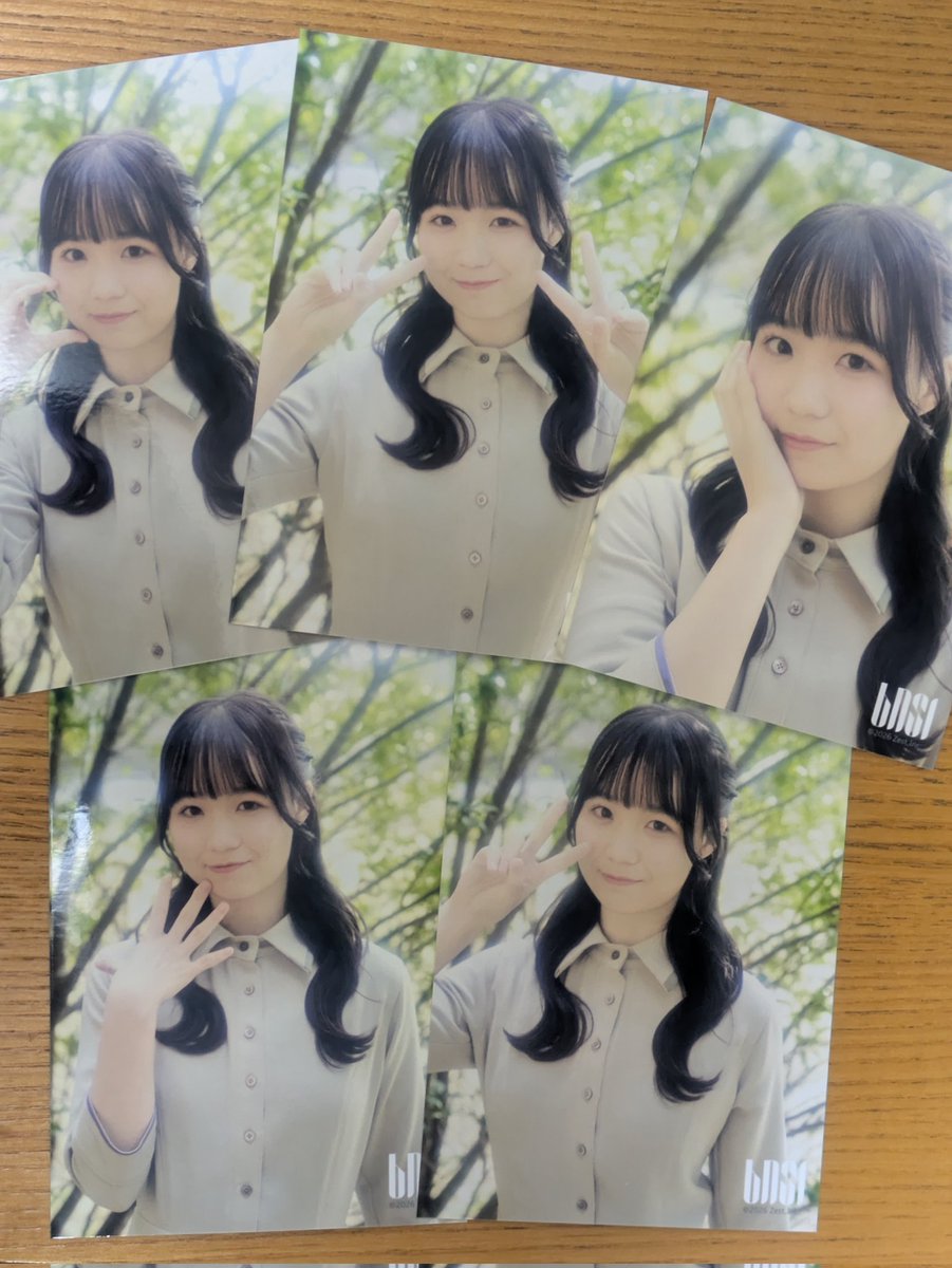 PAAMAN18's tweet photo. REIちゃんとLISAちゃんのフォトセット届いた！
この3rd衣装、もう既に懐かしい。
#BNSI #FILLTER https://t.co/ou6MhGB24i