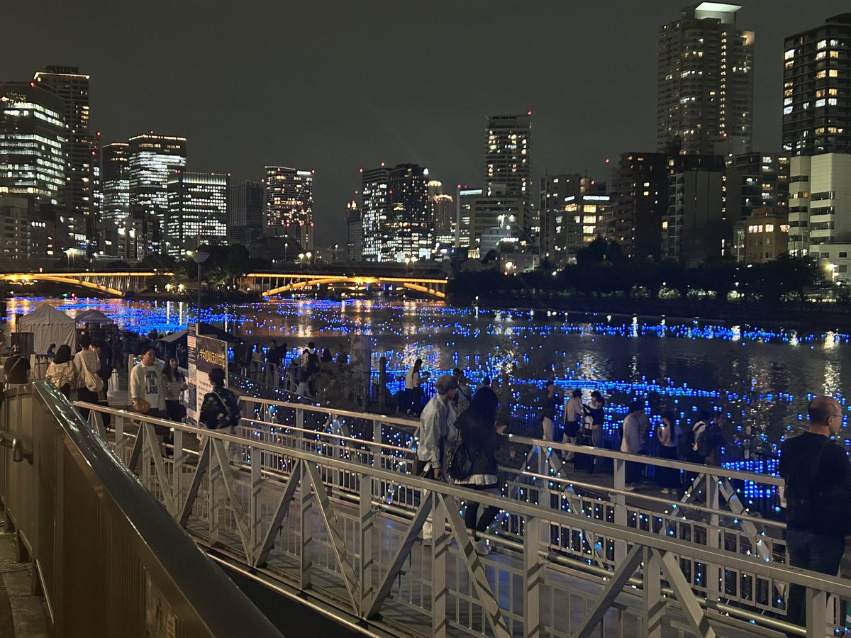 EnJya237's tweet photo. 一昨日の話ですが
ニュースアプリで七夕イベントの記事を見つけて神戸のミーティングが終わった後に見に行ってきましたともっ

中々に良きでしたなぁ

その日の万歩計の歩数が仕事の日よりもカウント多くなってたのはここだけの話… https://t.co/eCC9XV3EY1