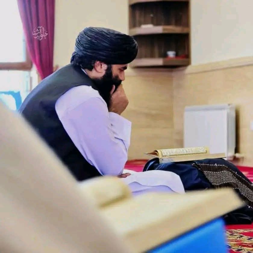 ehgjsv's tweet photo. *د ملت او هیوادوالو په زړونـو کي ځانګړی ځای لري*

*امام الاستشهاد خلیفه سراج الدین حقاني🥀💗*

*❤‍🩹☝🏻 عـــــشاق الاســــتشهاد☝🏻❤‍🩹* https://t.co/1mcWJjHLq3