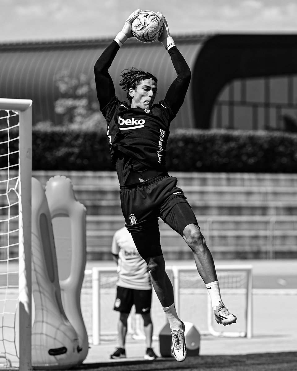 doganalemdar80's tweet photo. First step. New passion. 🖤🤍 https://t.co/ZdfXWKfxgu
