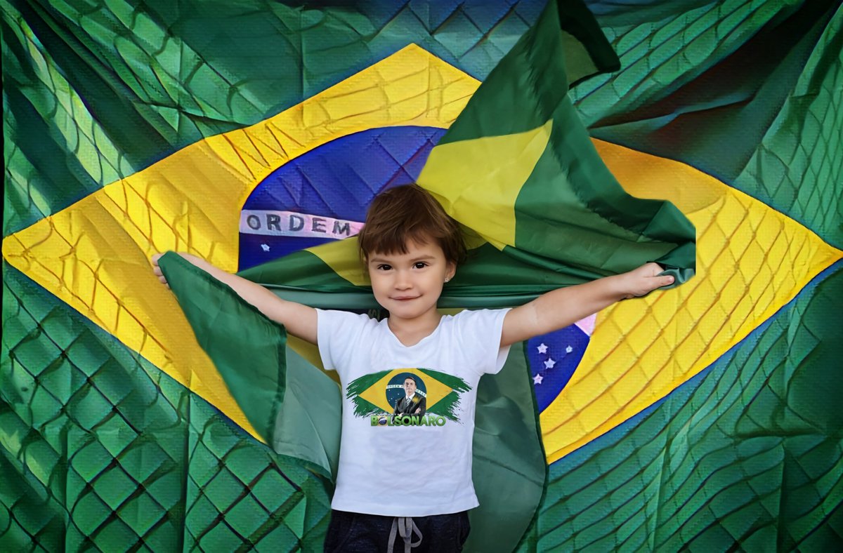 fernandoapprado's tweet photo. @CarlosBolsonaro, a sagacidade, inexistente em boa parte daqueles que se dizem bolsonaristas, permitiria enxergar a verdade: um é a direção, poucos o acompanham e o resto visa a sua destruição com o intuito de alcançar a glória inexistente. https://t.co/qWyGWaSiv5