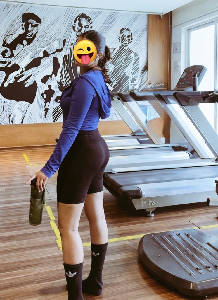 Vanshika7th's tweet photo. glutes day at gym! https://t.co/FI4OVKT86b