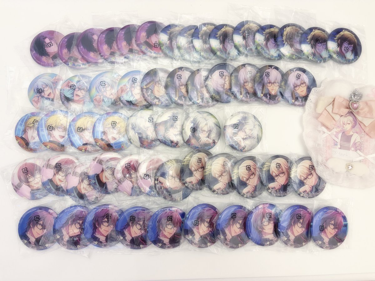 tnrk__'s tweet photo. 【交換】アイドリッシュセブン アイナナ メガネ 眼鏡 カプ缶 缶バッジ

譲）一織 大和 環 壮五 ナギ 楽 トウマ 巳波 虎於

求）天＞（友人分千）

大阪市内手渡し＞郵送
纏めての方優先ですが、1点からでもお気軽にお声掛けください🙇‍♀️ https://t.co/vZqZFKEWBO
