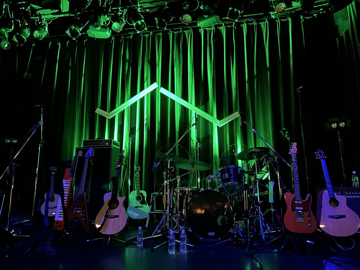 tmhr_rhmt's tweet photo. スーパー登山部最高すぎた
ライブハウスだったけど、山とか自然を感じた！！ https://t.co/rwBM3Nc4B0