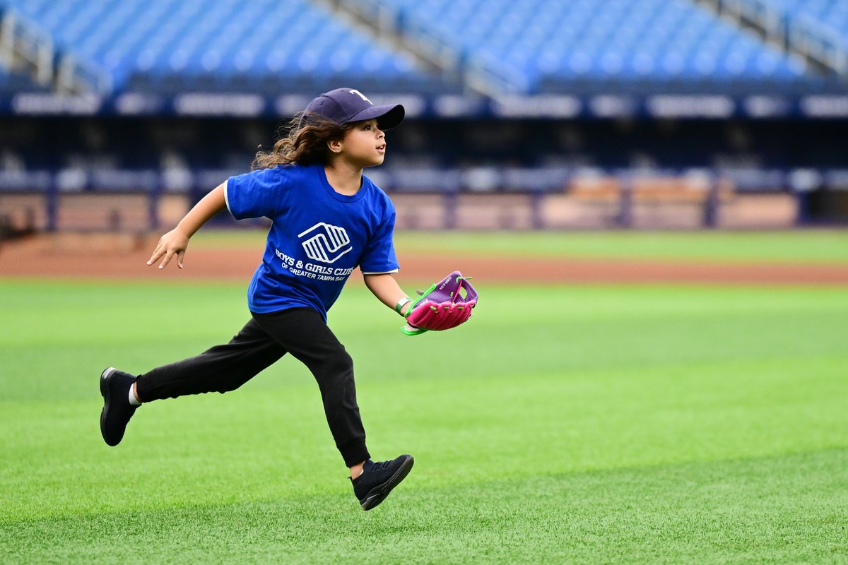 RaysBaseball's tweet photo. Put on a clinic!

This week, we hosted 60 children from the Boys &amp; Girls Clubs of Tampa Bay - Tarpon Springs Club for a fun day of baseball fundamentals at @tropicanafield. https://t.co/aVUCCHEElV