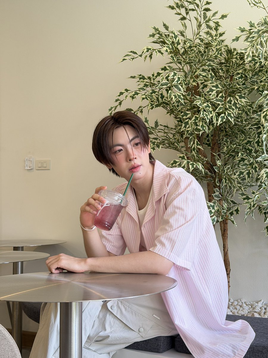firstone_wnk's tweet photo. น้ำองุ่น ก็ไม่อุ่นเท่ามือเทอ
#Firstone https://t.co/gCPvno4b0G