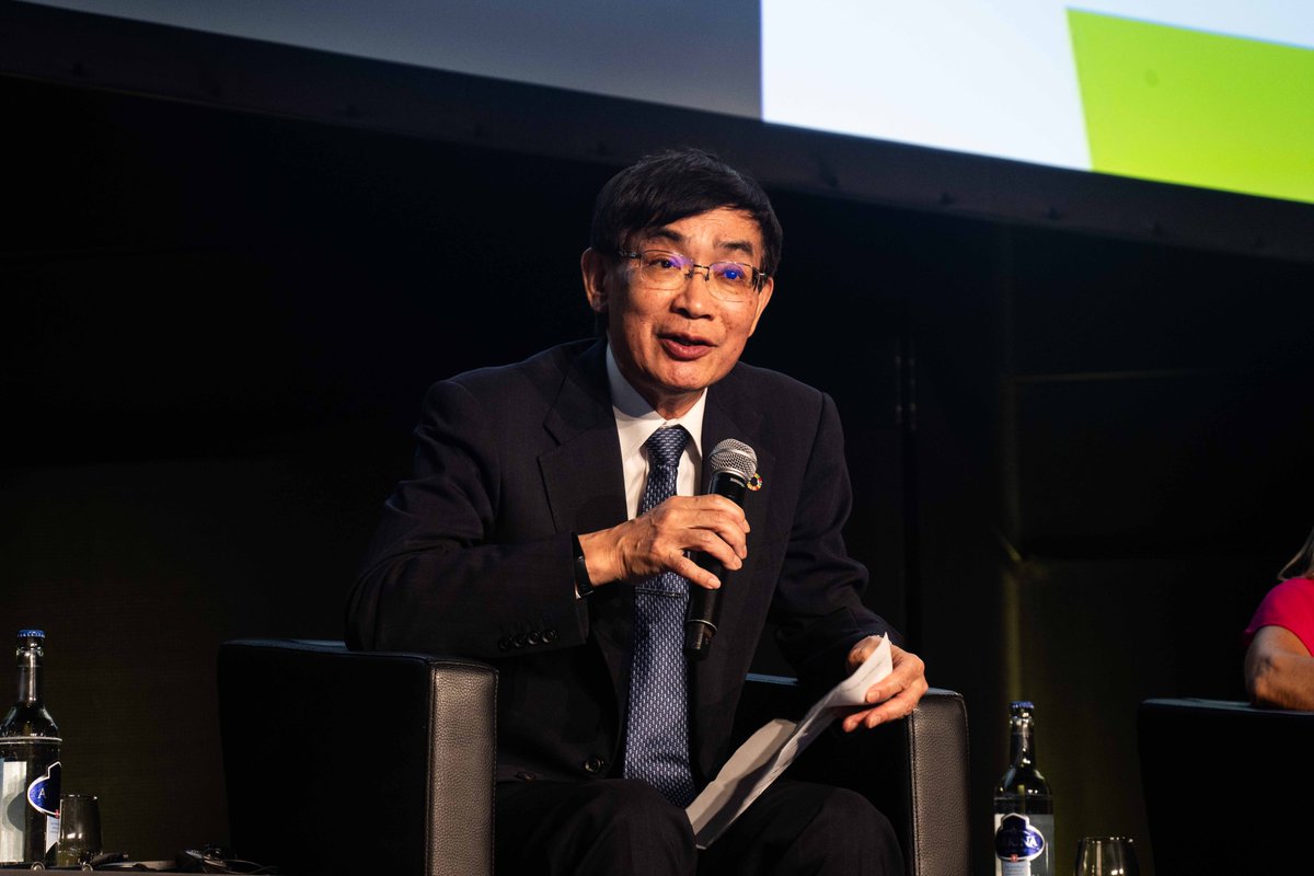 UPU_DG's tweet photo. Honored to participate in the WSIS @UN High-Level Leaders’ Dialogue. On the panel- “Leadership for inclusive, trusted, sustainable digital transformation” I highlighted how Posts are uniquely positioned to connect people, governments and businesses, ensuring no one is left behind https://t.co/knaeW1Y7W8