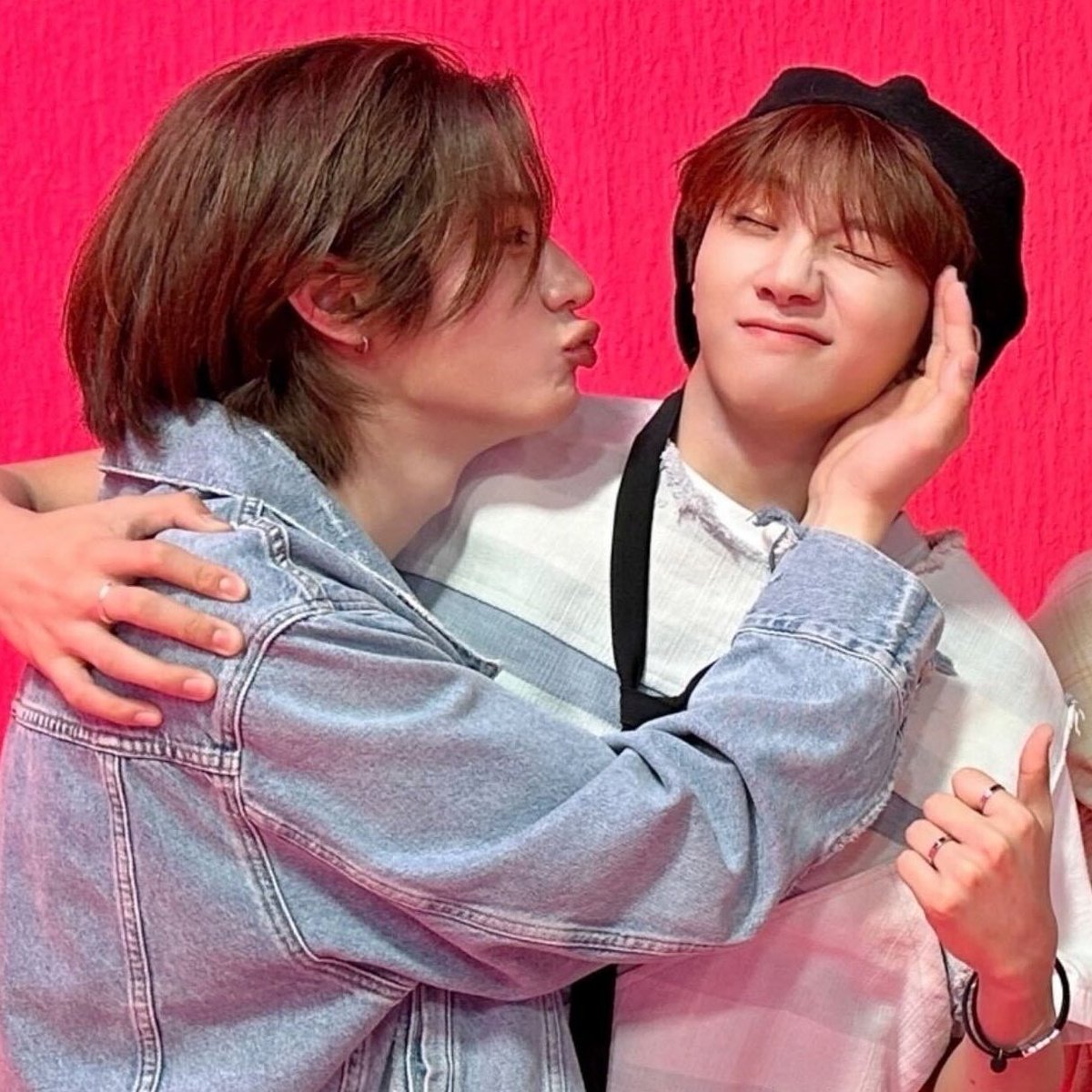 BND_JELLYBEAR's tweet photo. 내가 아하즈 진짜 좋아하는 거 아는 사람 https://t.co/LmThWApLNC