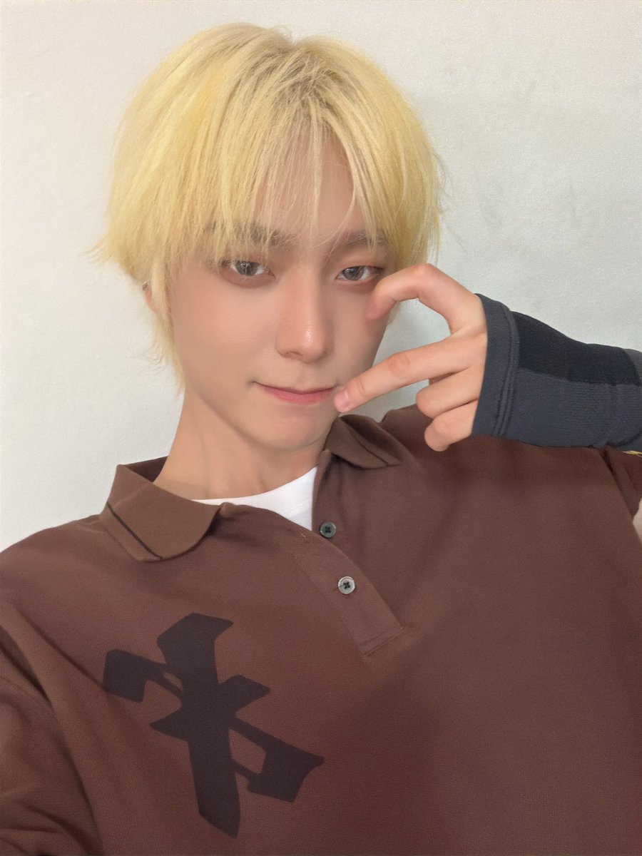 OmegaX_members's tweet photo. [#OX]

오늘도 너무 고마워 내일도 재밌게 보내보자 !! 💙🌙

#OMEGA_X #오메가엑스
#제현 #JEHYUN https://t.co/FTHYDMCV3u