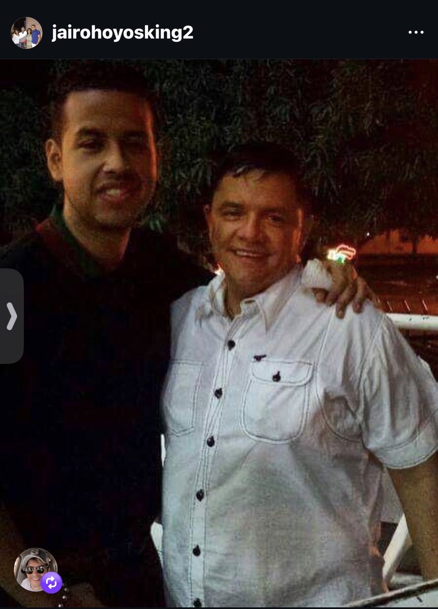 KatiaOspino's tweet photo. #ATENCIÓN ‼️
Más detalles sobre el organizador de la “caravana nazi”:

-Jairo Hoyos, que de nazi no tiene nada, no es más que un corroncho con traumas de agresividad y complejos de inferioridad.

-Este personaje es el mismo que, hace unos años, agredió físicamente en un estadio (le pegó en la cara) al hijo (menor de edad en ese momento) de la presentadora Cristina Hurtado, @CrissHurtado todo porque estaba sentado en una silla que, según él, era la suya. En realidad era la silla del hijo de Cristina. 

- Además, es presuntamente dueño de una red de préstamos (ilegales) a empleados de la Alcaldía de Valledupar, Les reciben en empeño las tarjetas débito con las que cobran sus salarios. No son precisamente “cinco pesos” los que, según se comenta, se mueven allí, en Azúcar Buena, donde vive.
Ya está bueno de tantos estúpidos en Valledupar ensuciando el nombre de la ciudad.

- Su hijo al parece funcionario de la alcaldía estaría facilitándole algunos movimientos en el área del deporte a su papá. (De esto les tendré información detalla muy pronto)  es escandaloso.