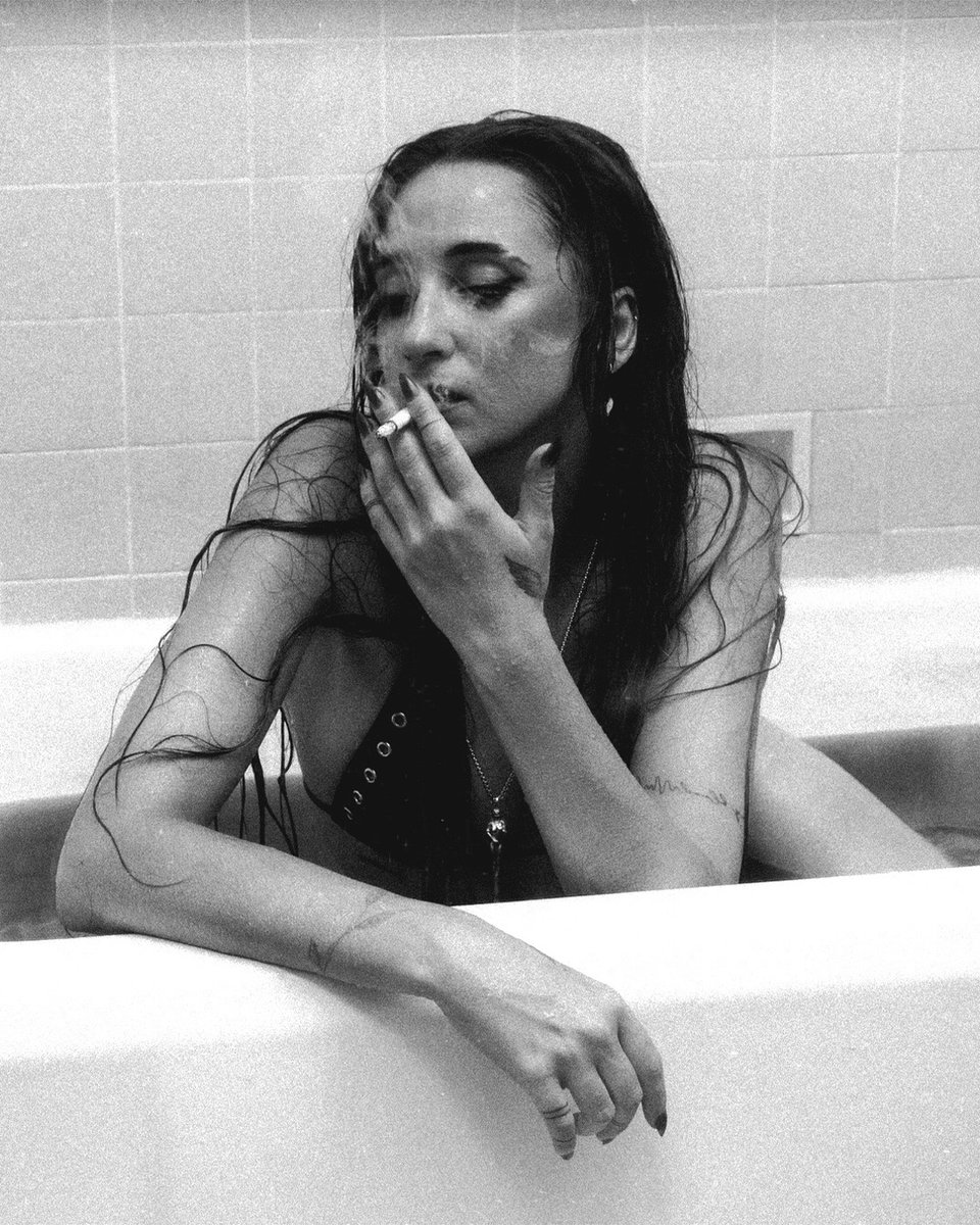 BlackHoleRec's tweet photo. Just a few hours until @sarahdewarren’s debut solo project, What U Like EP, drops! Following millions of streams and major editorial support across its singles, pre-save now and be among the first to hear the full EP.  https://t.co/lOg2AS8PaZ https://t.co/jOYST2jc2Z