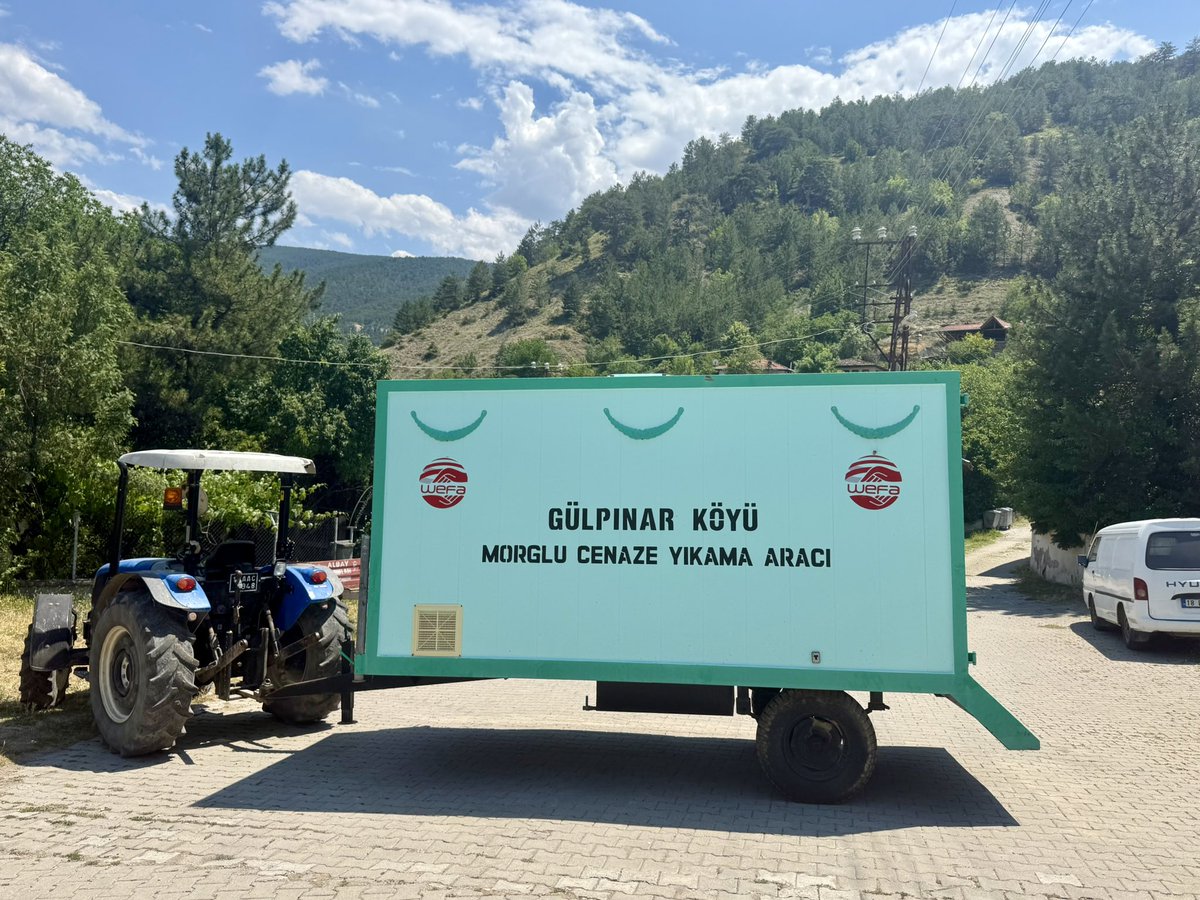 wefaorg's tweet photo. Çankırı’nın Bayramören ilçesinde 11 köyün faydalanacağı Mobil Gasilhane, WEFA tarafından bölge halkına teslim edildi.

İlçe merkezine uzak köylerde yaşayanların ihtiyaçlarına cevap verecek şekilde hazırlanan Mobil Gasilhane; sıcak su sistemi, arıtma sistemi, su deposu, elektrik altyapısı ve iki adet soğuk hava sistemli morg bölümüyle hizmet verecek.

WEFA olarak, ihtiyaç duyulan bölgelerde kalıcı ve sürdürülebilir çözümler sunmaya devam ediyoruz.

#WEFA #şimdivefazamanı #insaniyardım
