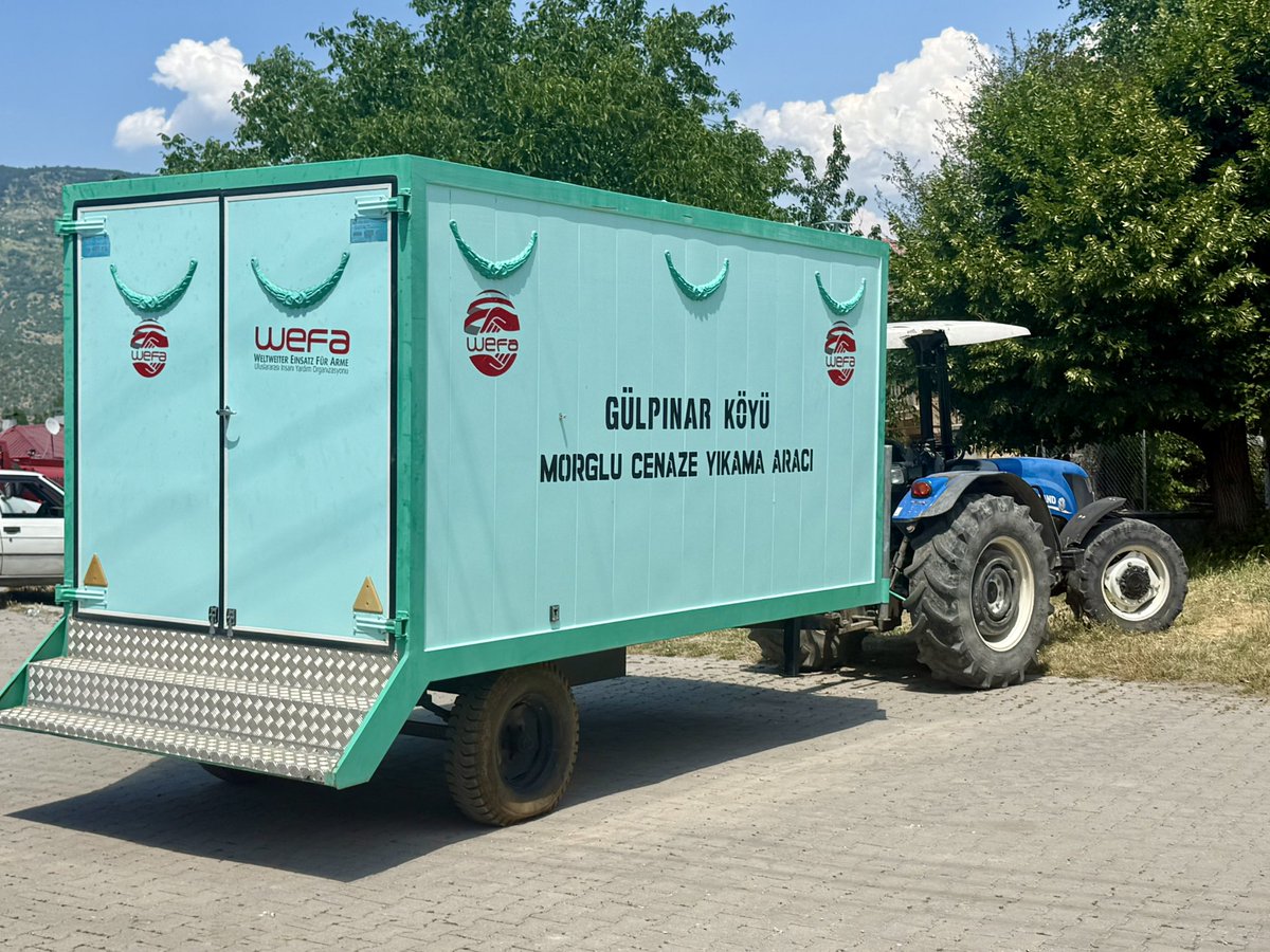 wefaorg's tweet photo. Çankırı’nın Bayramören ilçesinde 11 köyün faydalanacağı Mobil Gasilhane, WEFA tarafından bölge halkına teslim edildi.

İlçe merkezine uzak köylerde yaşayanların ihtiyaçlarına cevap verecek şekilde hazırlanan Mobil Gasilhane; sıcak su sistemi, arıtma sistemi, su deposu, elektrik altyapısı ve iki adet soğuk hava sistemli morg bölümüyle hizmet verecek.

WEFA olarak, ihtiyaç duyulan bölgelerde kalıcı ve sürdürülebilir çözümler sunmaya devam ediyoruz.

#WEFA #şimdivefazamanı #insaniyardım