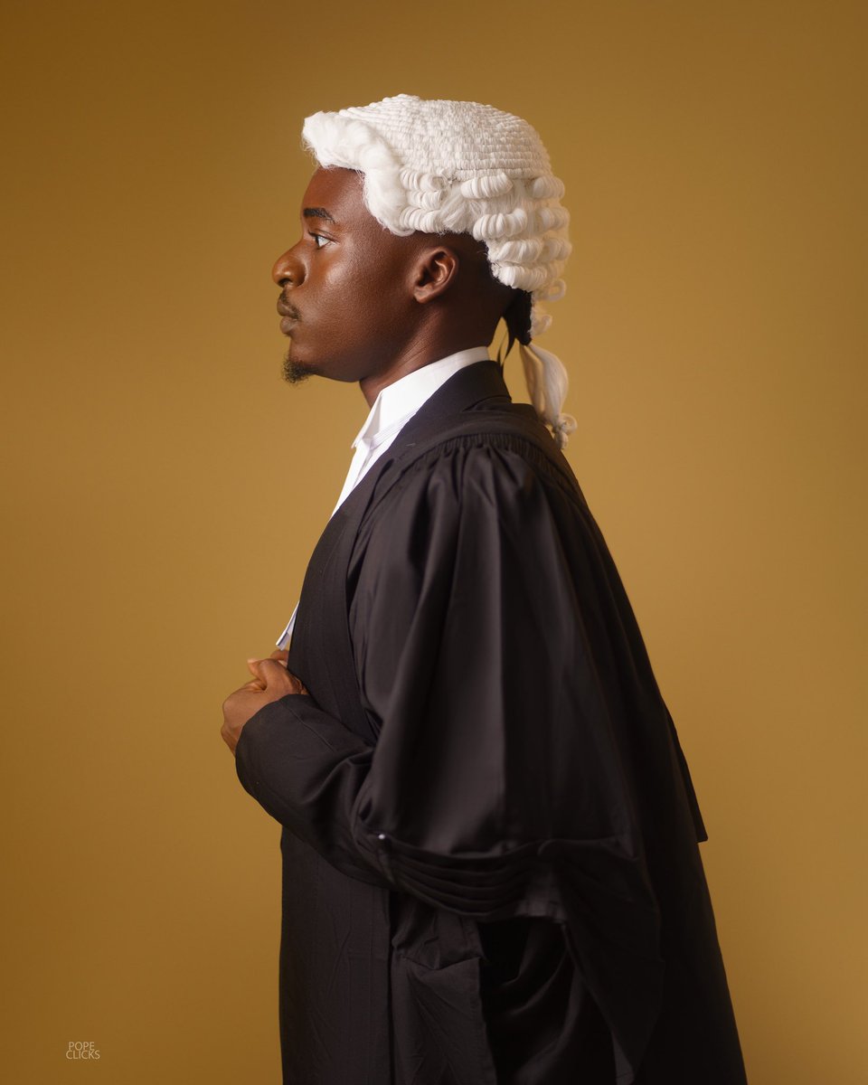 Kay___kayyyy's tweet photo. Happy Call to Bar to me 🎉⚖️

Proud to become a lawyer

Don't get into trouble, but if you do, call me👍😂 https://t.co/QOglISjY6A