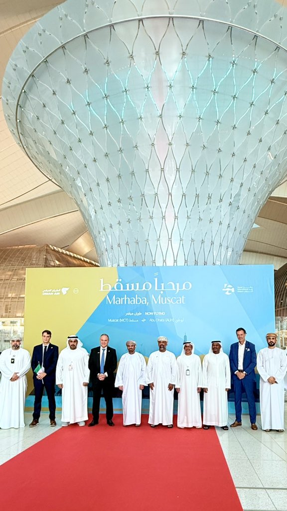OmanEmbassyUAE's tweet photo. حضر سعادة رئيس البعثه ظهر اليوم الخميس  الموافق 9 يوليو 2026م، في مطار زايد الدولي حفل تدشين الطيران العماني رحلاته اليوميه المباشره بين مسقط وأبوظبي، بحضور الرئيس التنفيذي للطيران العماني ونائبه وبعض المسؤولين بالمطار، وكذلك في طيران الإتحاد. https://t.co/2xonaKzHUs