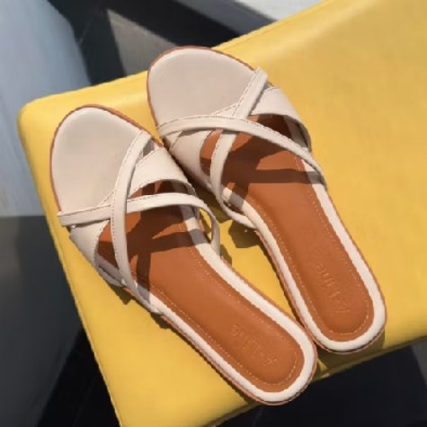 squieshye's tweet photo. @dinduinn ini kakk empuk bgt dan udah anti slip jadi aman bgt ga bikin sakit kaki

https://t.co/9xXnDxD33P https://t.co/w04mSzWMmi