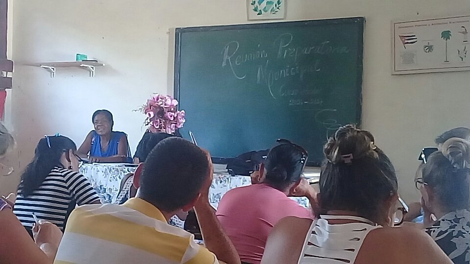 DMEQuiviMayab's tweet photo. Trabajo en red!! 👍 aspecto importante para mejorar la calidad del proceso de aprendizaje que se aborda en el #SeminarioMunicipal 
💡Red Juvenil Comunitaria = tiene que desarrollar acciones de impacto en los jóvenes y la inclusión de los estudiantes vulnerables y desvinculados https://t.co/OBImV2BWKn