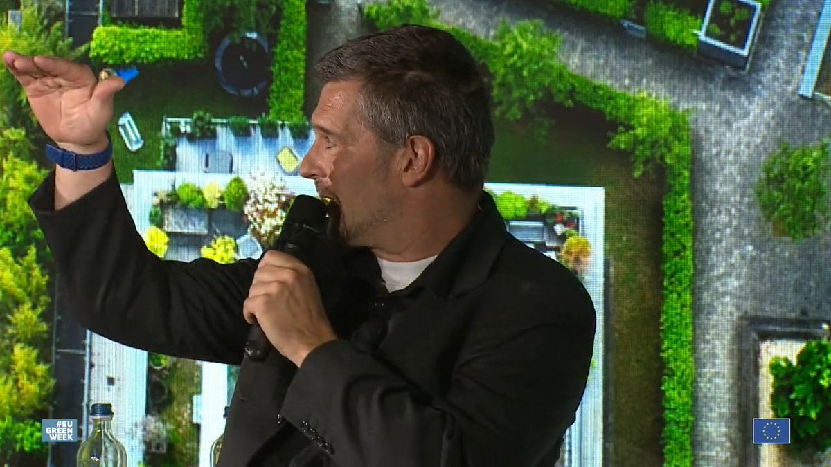 URBREATHProject's tweet photo. Can urban greening and urban development go hand in hand? 🌿
At #EUGreenWeek 2026, #URBREATH_eu showcased how Living Labs, Local Digital Twins and citizen participation support better planning for greener, more resilient cities.
🔗https://t.co/SrvRXxlTGV
#NatureBasedSolution https://t.co/0ng1dbMR09