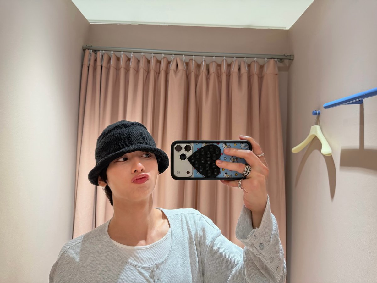 gunshineday's tweet photo. น่ารักขนาดนี้ ให้ไปหมดทั้งใจเลยครับ😚🩶❤️🐱

🔗 https://t.co/PQDsGbPRz8

@AtthaphanP 
#กันอรรถพันธ์ 
#GunAtthaphan https://t.co/3MUnDnmiqQ