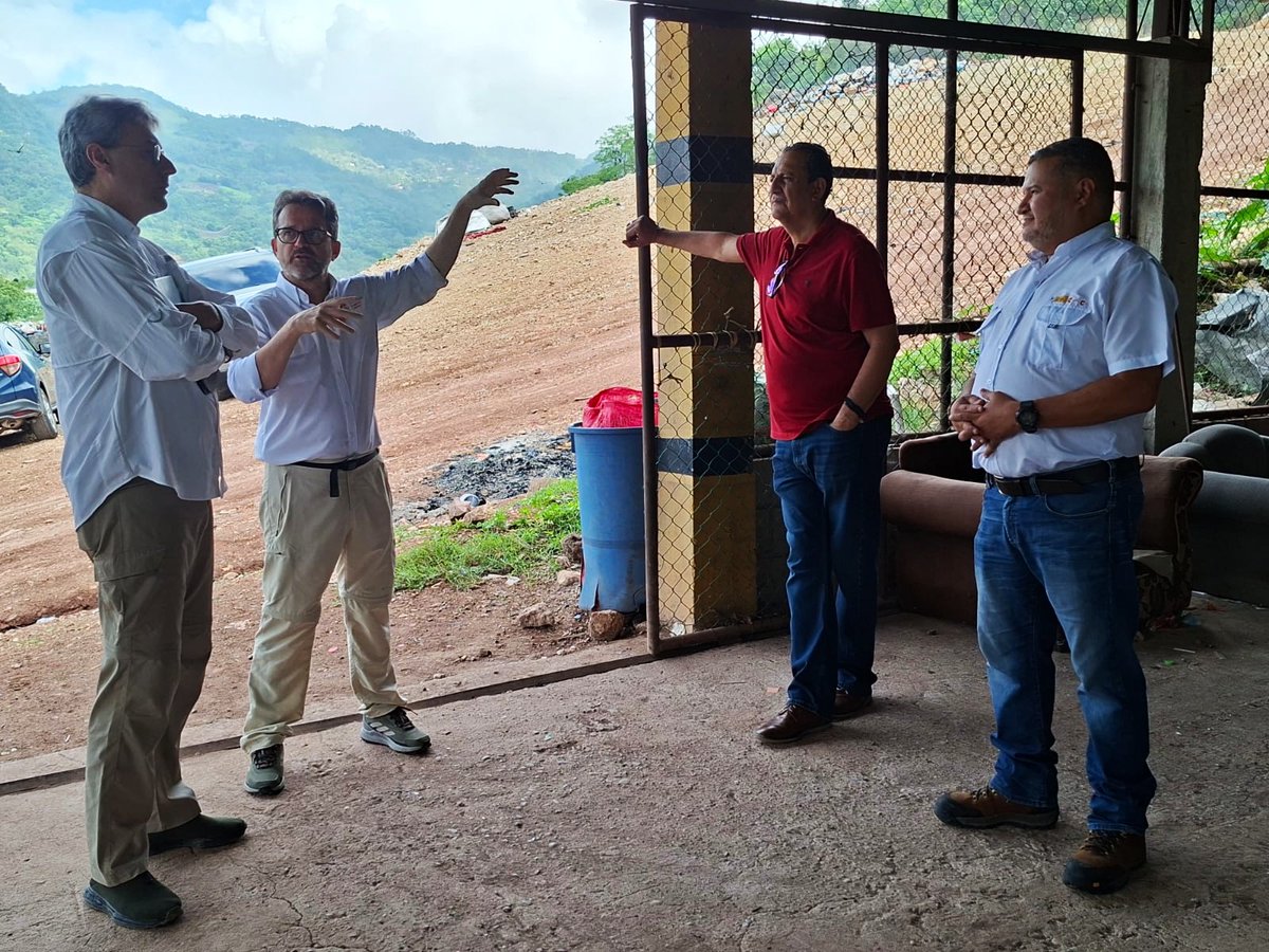 AECID_Honduras's tweet photo. Desde @CooperacionESP seguiremos uniendo esfuerzos para que #Honduras cuente con estrategias para proteger el #LagoDeYojoa, y fortalezca el desarrollo sostenible de las comunidades. 🇪🇸🤝🇭🇳 https://t.co/a8TDXReZnY