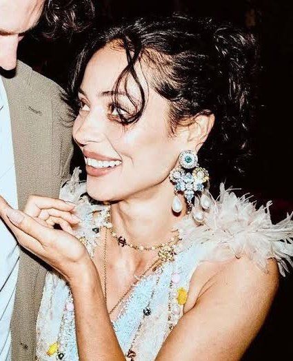archivedemie's tweet photo. i want her earrings https://t.co/06pz9yUsjE