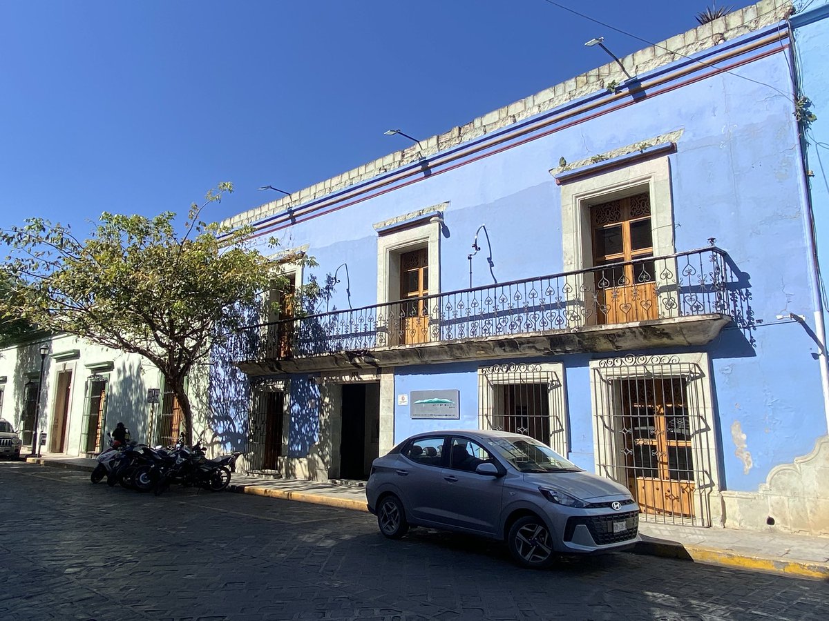 ArtedeOax's tweet photo. Somos la primer Galería de Arte en Oaxaca, México 🙌🏻

Consulta más información y nuestros catálogos al DM 📩. 

Hacemos envíos a todo el mundo ✈️🌎

Ig: @galeriaartedeoaxaca 
WhatsApp: +52 (951) 409 6963 https://t.co/xGw2rGtIYM