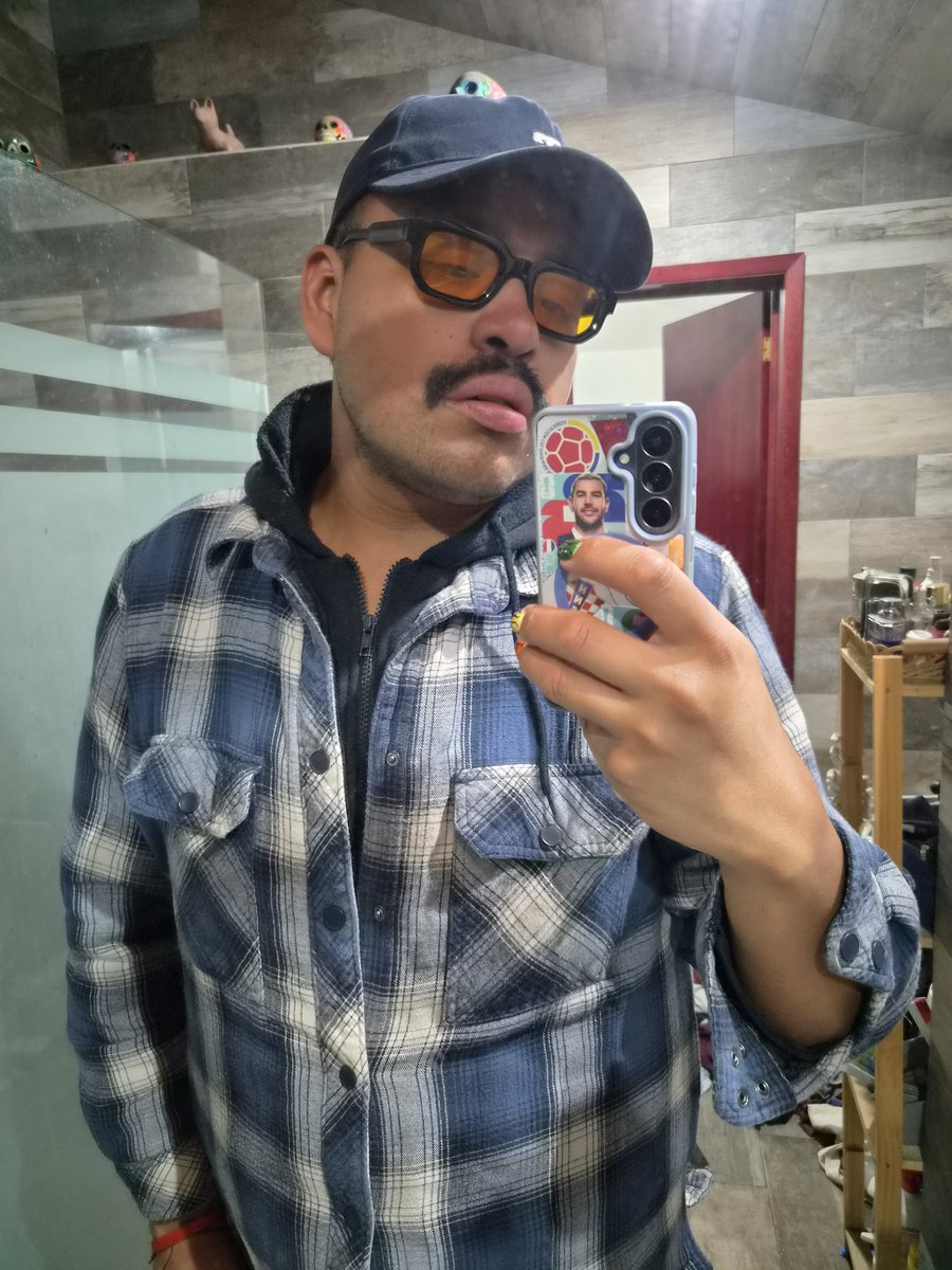 ulipan's tweet photo. El verano que me volví Fife di https://t.co/zUiIUjmorx