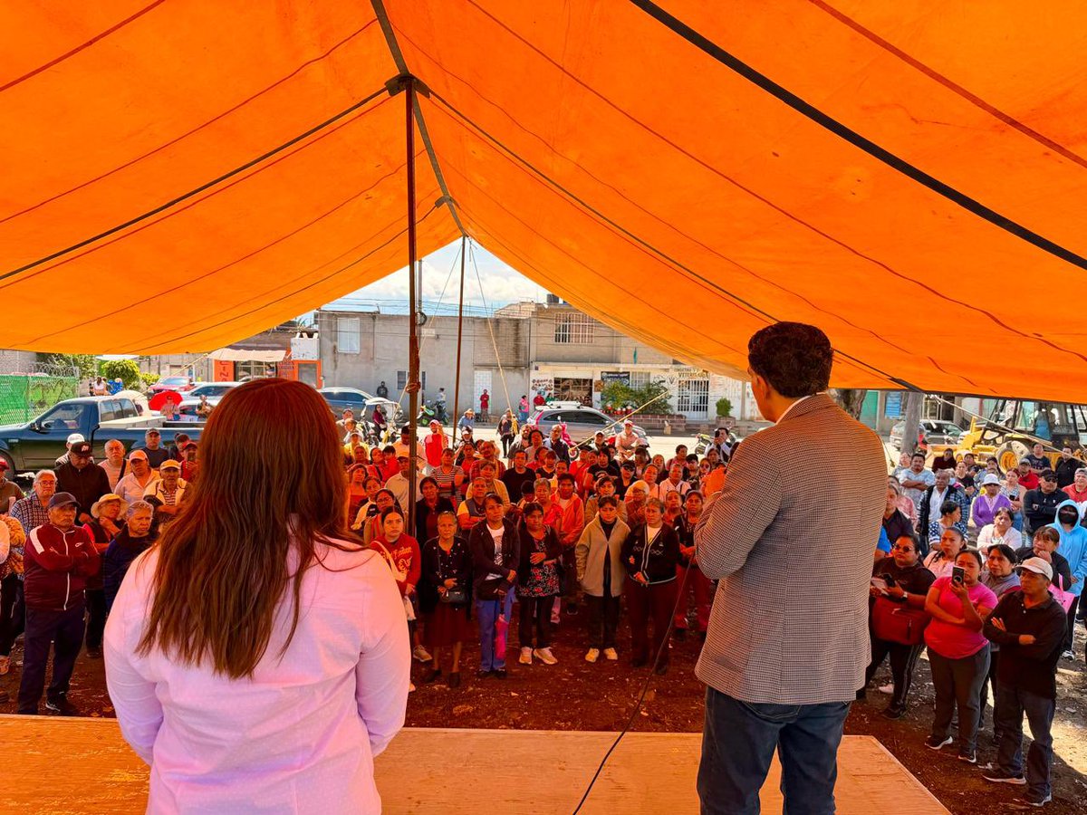 INSUS_Oficial's tweet photo. Con orientación clara, prevenimos fraudes y acercamos certeza jurídica a más familias.

#DesarrolloTerritorial
#Compromiso49 https://t.co/TK5fTo4p9r
