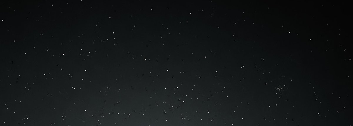i_unknowna's tweet photo. ✰🌌، 

رَعَى اللهُ لَيلاً فِيهِ لَاحَت مَحاسِنٌ
تَغارُ مِن الحُسنِ البَدِيعِ كَواكِبُه
 
بَدَوْتِ فَقالَ اللّيلُ: هَذا اِنقِضَائِيَ
وأقبَلَ فَجرٌ، أنتِ أنتِ سَبائِبُه

ولَو نَزَلَت شُهْبُ السَمَاءِ إلى الثَرَى
لَمَا اختَارَ إِلّا كَفّيْكِ رَغائِبُه https://t.co/hescGrKBmV