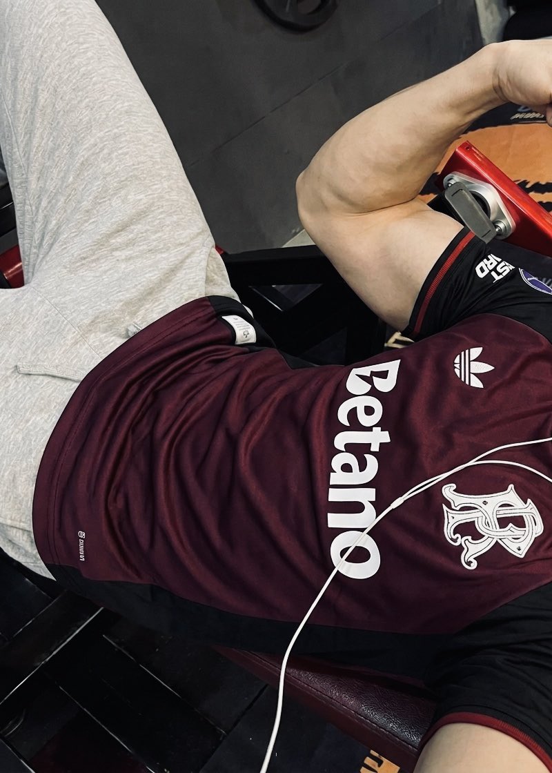 STARB0YARG's tweet photo. ⠀

     ㅤ⠀ ⠀“ Gym time. 💪🏻

⠀ https://t.co/KU5G1L53VZ