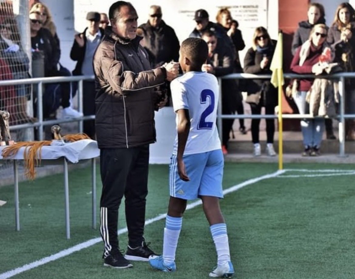MBlanquillo1932's tweet photo. 📝 Álex Gomes se despide del #RealZaragoza con un mensaje en redes sociales: “No dejo solo un equipo, sino que dejo mi casa, mi ciudad y una vida entera atrás. Allá donde vaya siempre seré un zaragocista más” https://t.co/gAqumLNmMS