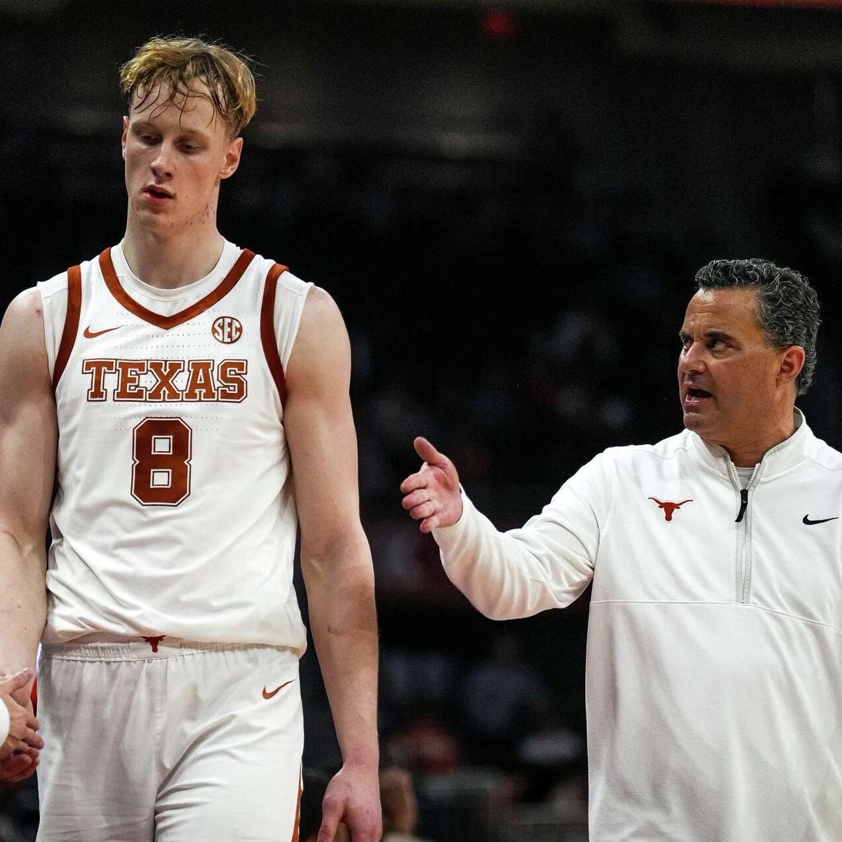 CBKReport's tweet photo. Texas & Sean Miller might’ve had the BEST Offseason in College Basketball 🤘🔥

- #2 Transfer Portal Class (On3)
• 4 ⭐️ PF David Punch (#10)
• 4 ⭐️ PG Isaiah Johnson (#12)
• 4 ⭐️ SF Elyjah Freeman (#61)
• 4 ⭐️ SG Amari Evans (#100)
• 4 ⭐️ SG Mikey Lewis (#101)

- #7 HS Recruiting Class (On3)
• 5 ⭐️ PF Marcus Spears Jr. (#1 OVR 2027 Reclassed to 2026)
• 4 ⭐️ SF Austin Goosby (#27)
• 4 ⭐️ SF Bo Ogden (#53)
• 4 ⭐️ SG Joe Sterling (#124)

Also retained star center Matas Vokietaitis (AVG 15.6+7)

The Longhorns are National Title Contenders in Year 2 of the Sean Miller era.