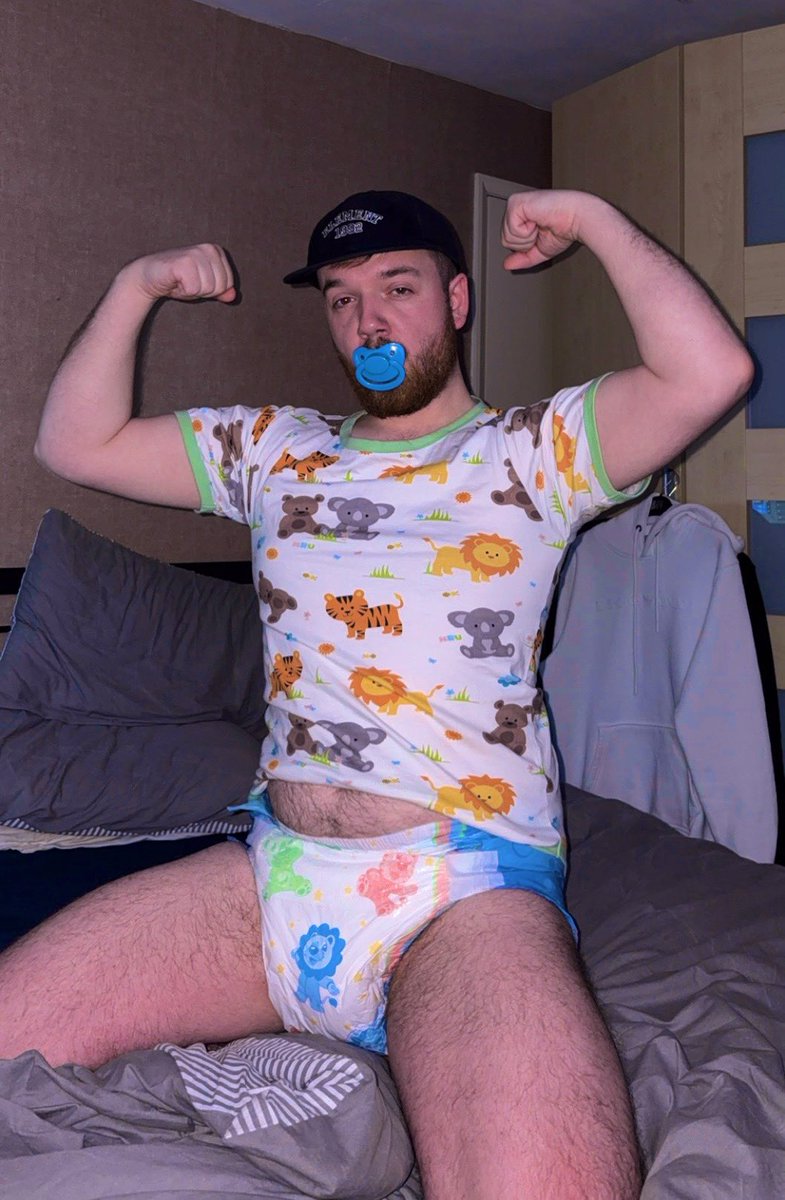 DiaperBoyC's tweet photo. Look at @xboyx00 being all cute. 
Of course I had to expose him! https://t.co/oDuP7YTVoh