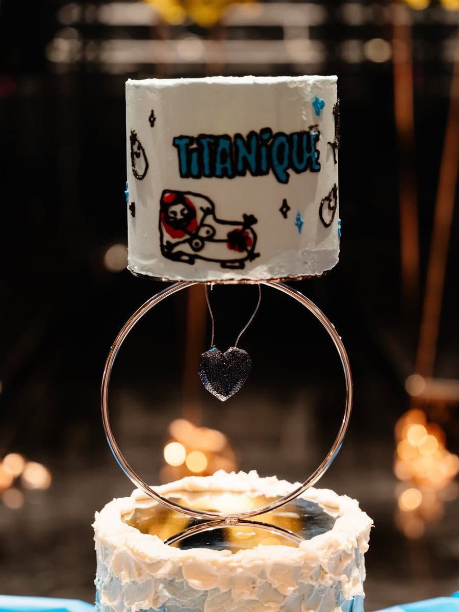 DiamondDog tweet picture