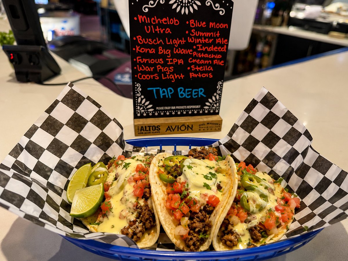 ChipShotsMN's tweet photo. Thursdays at Chip Shots are all about Tacos. Tequila. Turntables. 🌮🎶🥃

Join us for a night of great vibes as our friend Dr. Baja spins vinyl while you enjoy $3 tacos, tequila shots, and margaritas all night long.

Grab your crew, kick back with great food and drinks, and make a night of it. See you at Chip Shots! 🔥