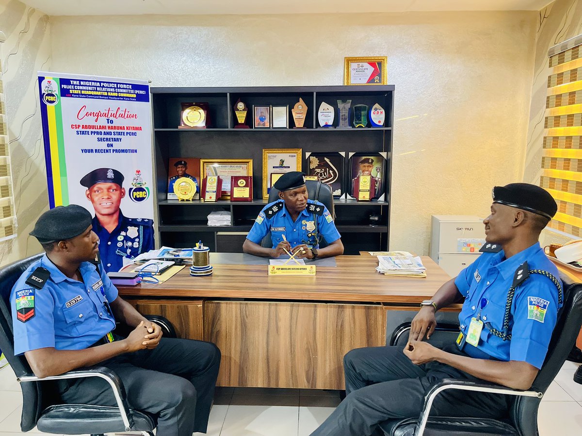 nk_daso's tweet photo. Today, I paid a working visit to the Police Public Relations Officer (PPRO), @KanoPoliceNG, CSP Abdullahi Haruna Kiyawa. https://t.co/fcHmQgLuAr