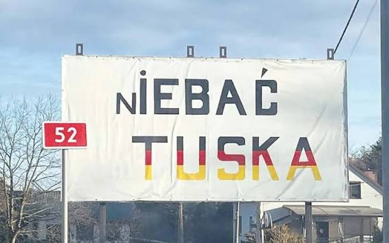 brrdana's tweet photo. Nie lubi tego ryży!😜😛😝
Kazał zdjąć!‼️
POKAŻMY MU ŻE MY NADAL TO 'lubimy'!👍❤️ https://t.co/ZFzReOQ4EI
