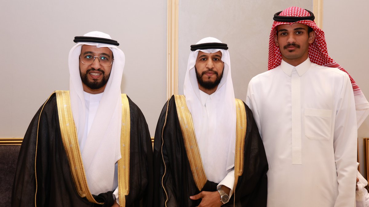 mtabmktab's tweet photo. صور

حفل زواج الشابين

سلطان خلف العصوي السلمي
مشاري خلف العصوي السلمي https://t.co/pQuwbFtYRn