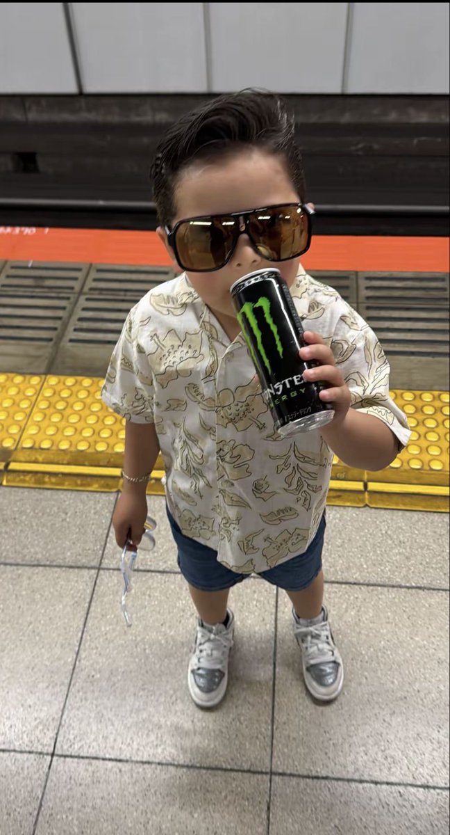 valeavls's tweet photo. Por fin un niño sin celular, vamos por buen camino 😌 https://t.co/y4K4gbWh5x
