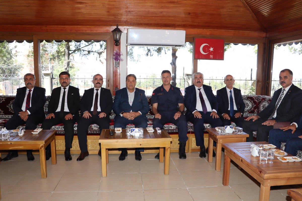 MehmetFendogluu's tweet photo. İl Başkanımız, Ülkü Ocakları İl Başkanımız, Battalgazi ve Yeşilyurt İlçe Başkanlarımız ve İl Yönetim kurulu üyelerimizle Malatya İl Jandarma Komutanımız Albay Tolunay BAŞER’i ziyaret ettik.

İl Jandarma  Komutanımız ve değerli Jandarma teşkilatımıza çalışmalarında başarılar dileriz.