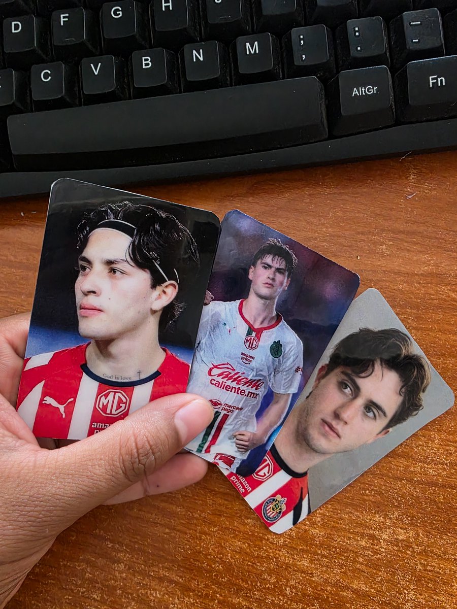 moonharu_'s tweet photo. Ya hice mis propias photocards 🥹
Amamooooos
Tocó editarles el jersey de las chivas a Bri y Jordan y quedo muy bien
En estos dias les consigo holder para decorarselos
#Chivastwt https://t.co/aGItUm50tw