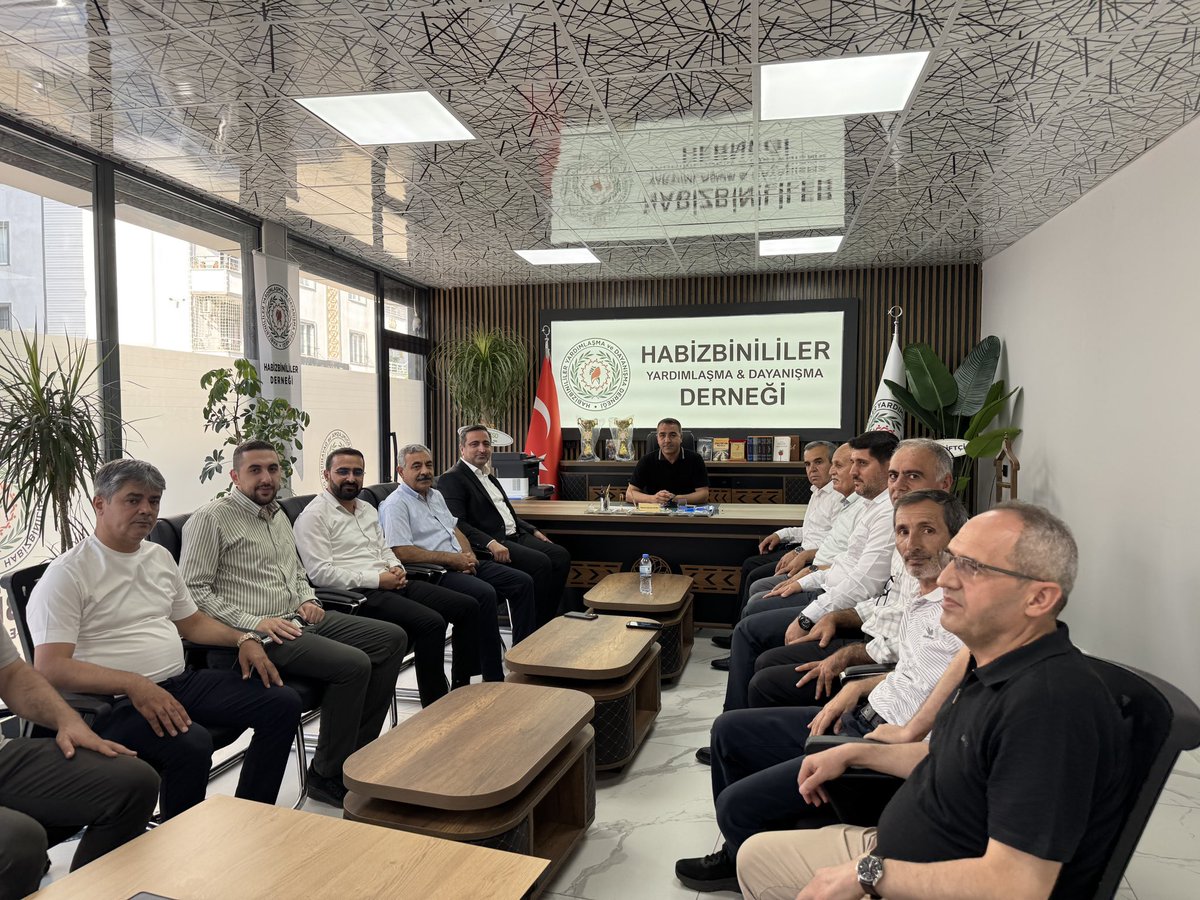 AvSerkanRamanli's tweet photo. Bugün Habizbinililer Derneği’ni ziyaret ederek kıymetli hemşehrilerimizle bir araya geldik. Samimi misafirperverlikleri ve gönülden sohbetleri için kendilerine teşekkür ediyorum. 

Birlik ve kardeşliğimizi güçlendiren her buluşmanın kıymetli olduğuna inanıyor, çalışmalarında muvaffakiyetler diliyorum.